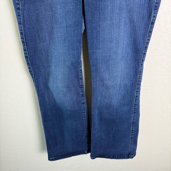 Torrid Lean Jean High-Rise Slim Boot Jean 2X Short 41375148 - Picture 4 of 14